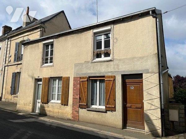 IMMEUBLE ENTIER  COMPRENANT :
un logement de 68,61 m² DPE E 299/9 comprenant salon-séjour, cui...