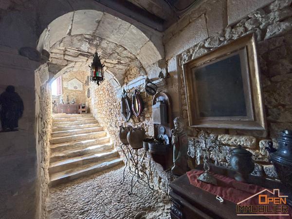Maison en pierre de type médiéval – 246m²