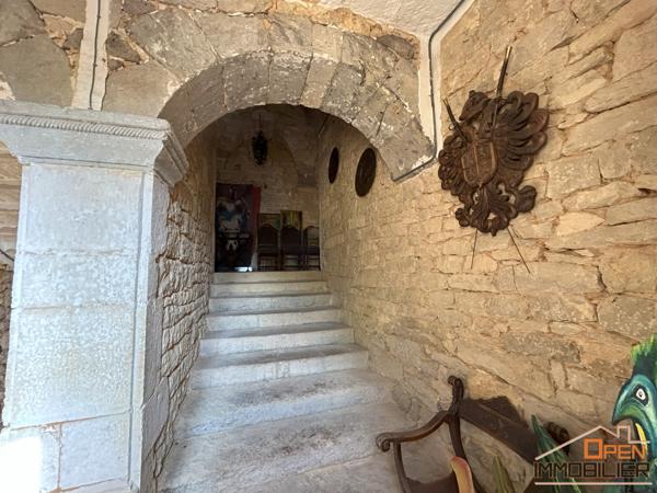 Maison en pierre de type médiéval – 246m²