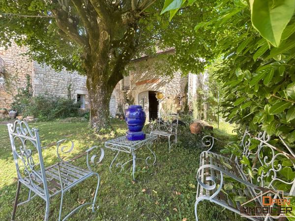 Maison en pierre de type médiéval – 246m²