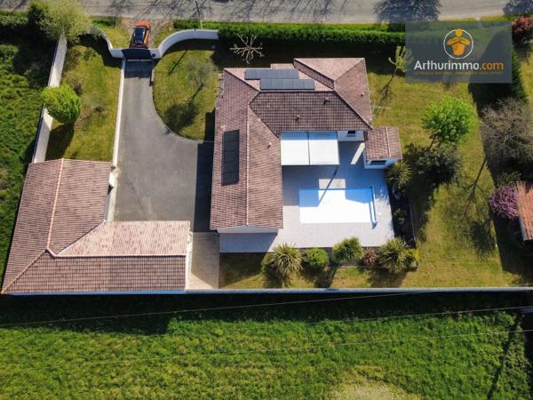Vente                                                      Maison
                        
                     8 pièces                      150 m2                     à Casteljaloux