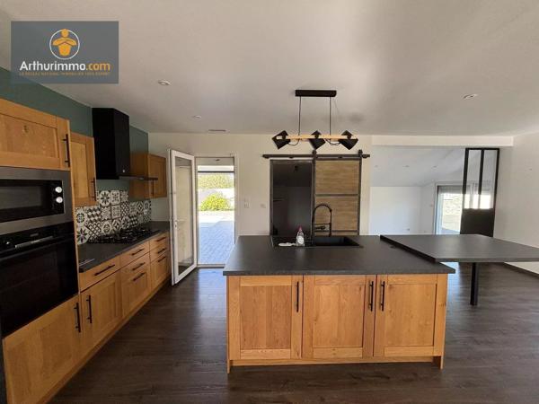 Vente                                                      Maison
                        
                     8 pièces                      150 m2                     à Casteljaloux