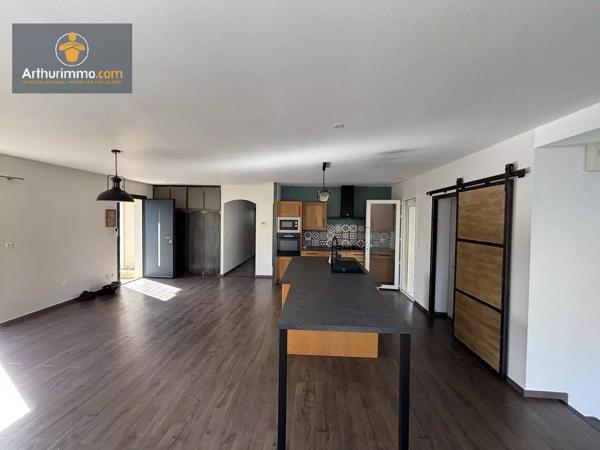Vente                                                      Maison
                        
                     8 pièces                      150 m2                     à Casteljaloux