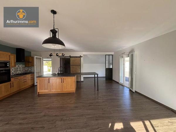 Vente                                                      Maison
                        
                     8 pièces                      150 m2                     à Casteljaloux