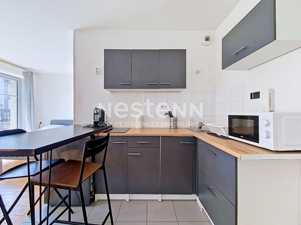 À vendre Studio de 28m²  à Saint-Cyr-l'École avec terrasse et une place de parking en sous sol