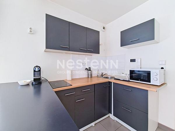 À vendre Studio de 28m²  à Saint-Cyr-l'École avec terrasse et une place de parking en sous sol