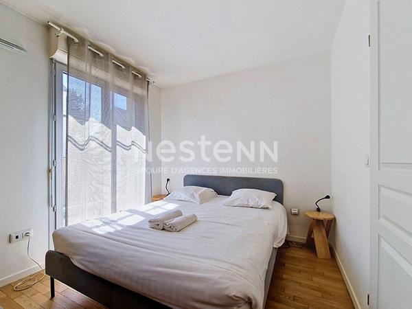 À vendre Studio de 28m²  à Saint-Cyr-l'École avec terrasse et une place de parking en sous sol