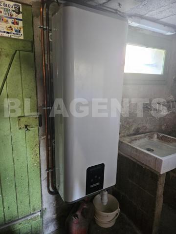 Situé à 400 m du centre ville de Coulommiers: pavillon sur sous-sol total avec un terrain de 1080 m²