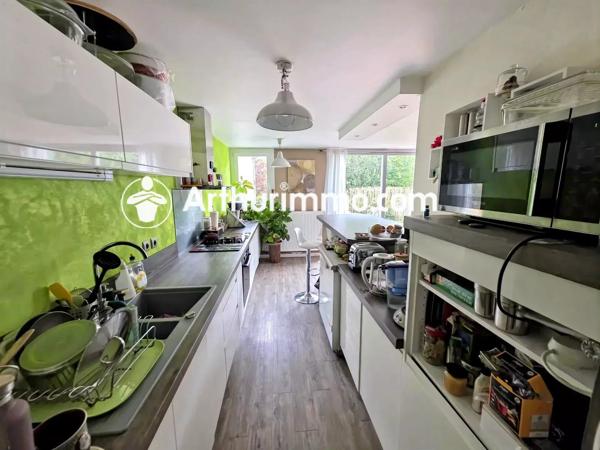 Vente                                                      Appartement
                        
                     4 pièces                      81 m2                     à Nandy