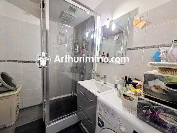 Vente                                                      Appartement
                        
                     4 pièces                      81 m2                     à Nandy