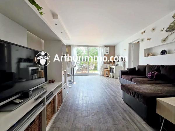 Vente                                                      Appartement
                        
                     4 pièces                      81 m2                     à Nandy