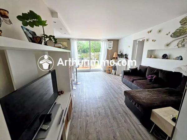 Vente                                                      Appartement
                        
                     4 pièces                      81 m2                     à Nandy