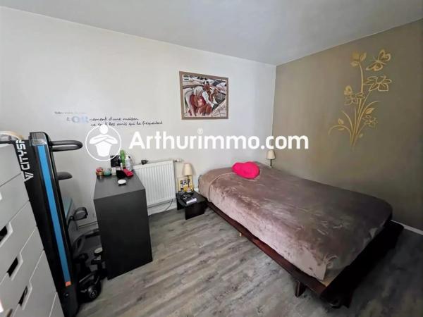 Vente                                                      Appartement
                        
                     4 pièces                      81 m2                     à Nandy