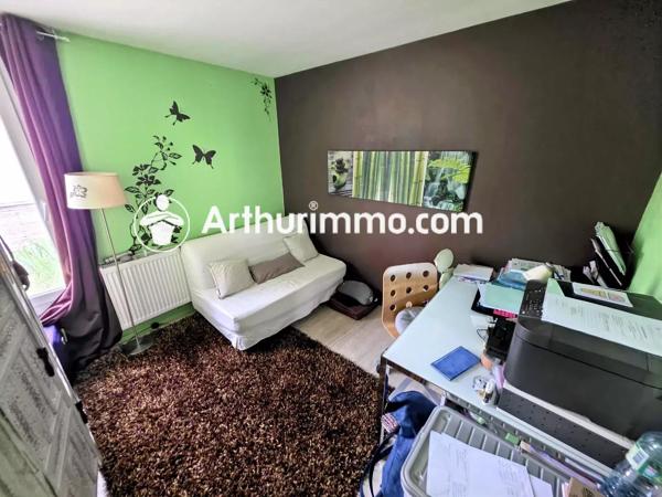 Vente                                                      Appartement
                        
                     4 pièces                      81 m2                     à Nandy
