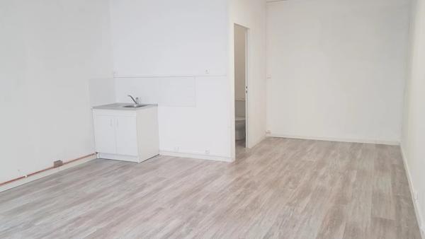 Location Fonds de commerce 1 pièces 31 m2 à Saint-Laurent-de-Carnols