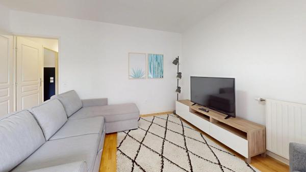 Location                                                      Appartement
                        
                     3 pièces                      64 m2                     à Vitry-sur-Seine