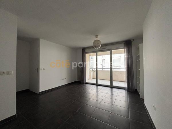 Vente
                Appartement39 m² - 2 Pièces -
                    LORMONT (33310)
