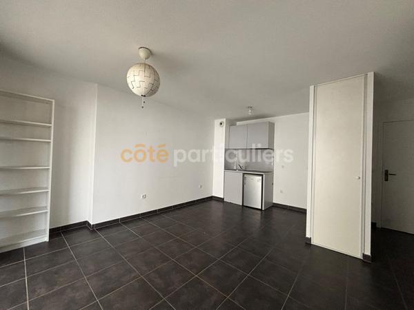 Vente
                Appartement39 m² - 2 Pièces -
                    LORMONT (33310)