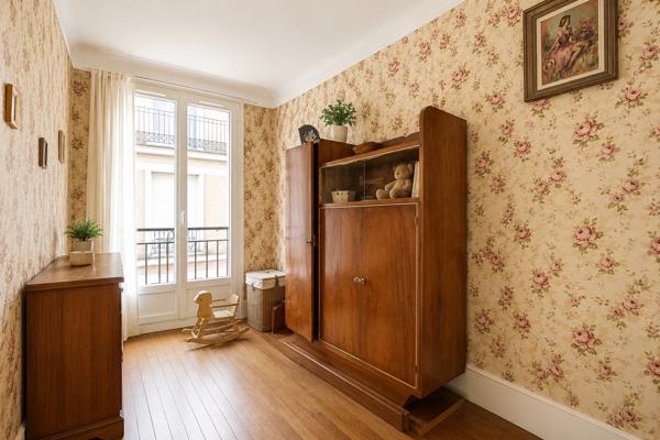 Appartement
         3 pièces
        - 69 m² Bien prestige 449 000 € *