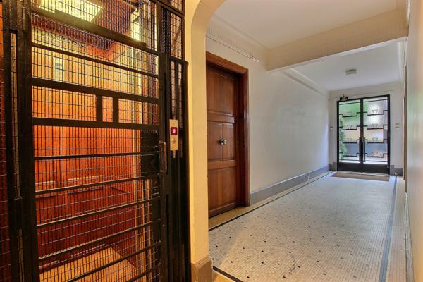 Appartement
         3 pièces
        - 69 m² Bien prestige 449 000 € *