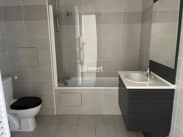 Location Appartement 2 pièces 42.3 m² - Suresnes 92150