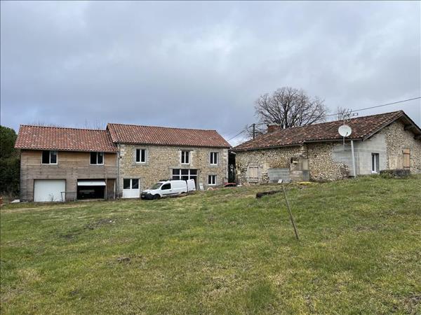 Maison à vendre |  Sencenac-Puy-de-Fourches |  4 pièces | 242 m²