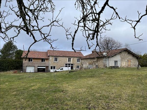 Maison à vendre |  Sencenac-Puy-de-Fourches |  4 pièces | 242 m²