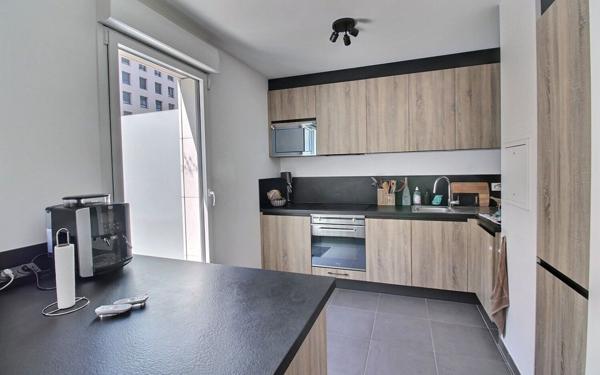 Appartement à vendre    3 pièces • 66 m2 Clichy