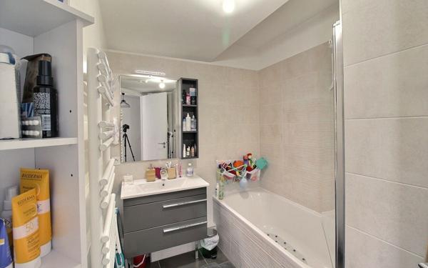 Appartement à vendre    3 pièces • 66 m2 Clichy