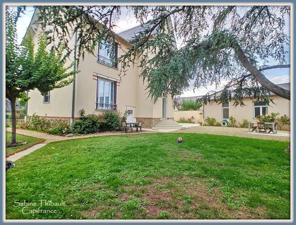 Dpt Sarthe (72), à vendre AUBIGNE RACAN maison 7 pièces 196 m2 - Studio