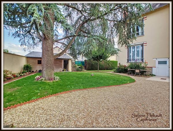 Dpt Sarthe (72), à vendre AUBIGNE RACAN maison 7 pièces 196 m2 - Studio