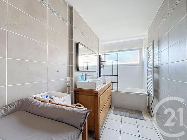 Appartement F4 à vendre  3 pièces - 72,61 m2 LA MULATIERE - 69