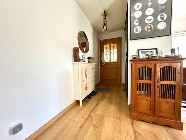 - Villa rénovée avec piscine & dépendances - Adresse prisée à Drémil-Lafage -