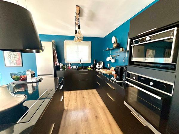 - Villa rénovée avec piscine & dépendances - Adresse prisée à Drémil-Lafage -