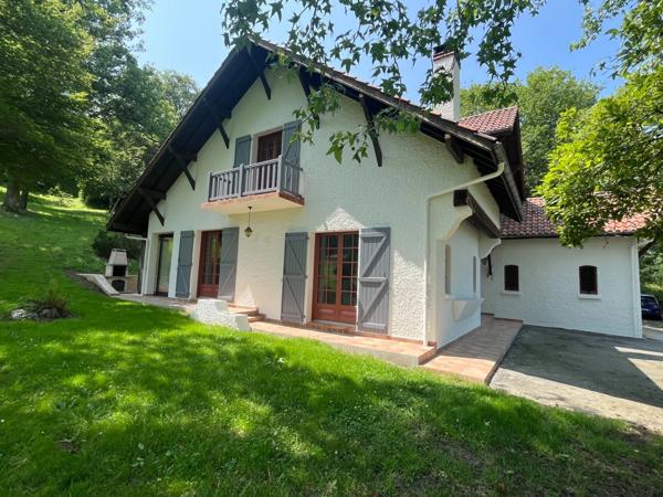 PLAISANCE du Gers(32) et Maubourguet, ELEGANTE MAISON D'ARCHITECTE 185m2 , entretenue, grande piece de vie, 4 chambres, cheminée, sur terrain arboré de 6900m2, une valeur süre....