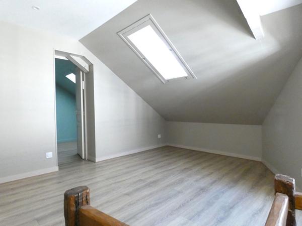 A LOUER - Maison de ville