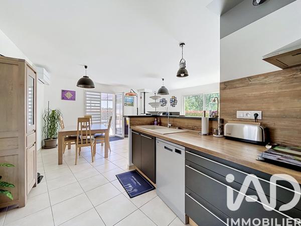 Maison à vendre 4 pièces 100 m² Corbières-en-Provence