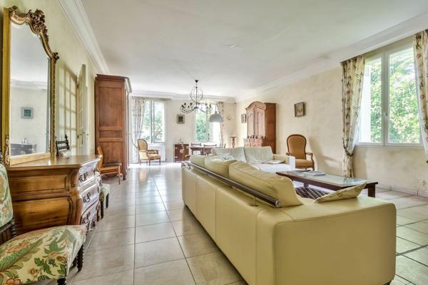 Maison à vendre    5 pièces •  Bordeaux