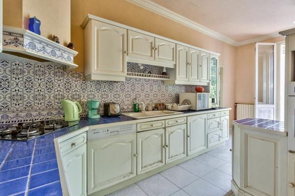 Maison à vendre    5 pièces •  Bordeaux