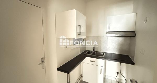 Location Appartement 2 pièces 38.37 m² - Paris 75017
