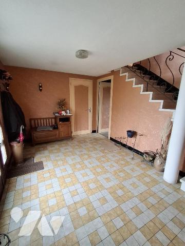 A VENDRE A LA FLECHE un pavillon en centre-ville.