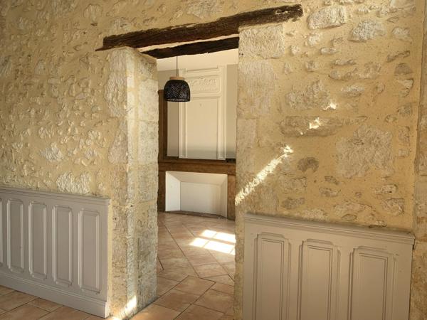 MAISON EN PIERRE CONFORTABLE AVEC CAVE ET JARDIN