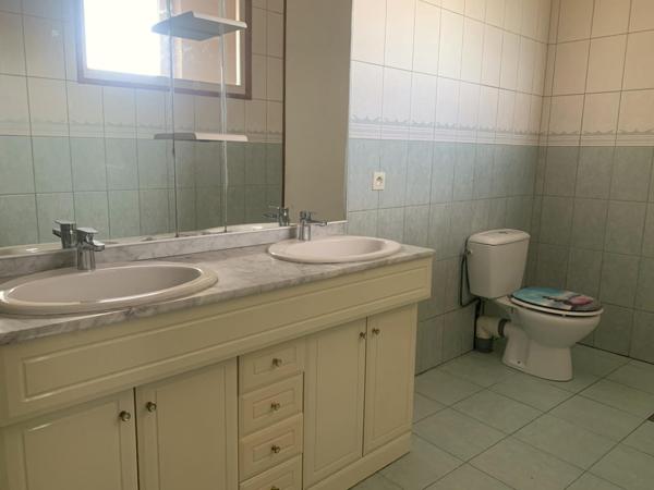 MAISON EN PIERRE CONFORTABLE AVEC CAVE ET JARDIN