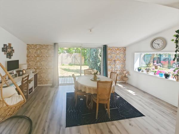 Maison de 118 m² avec beaucoup de charme sur 811 m² clos !