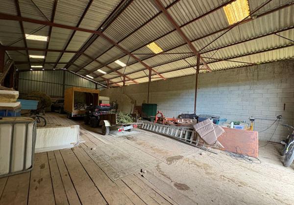 Propriété jurassienne, 245m2 de surface habitable et 4 Ha de terrain attenant