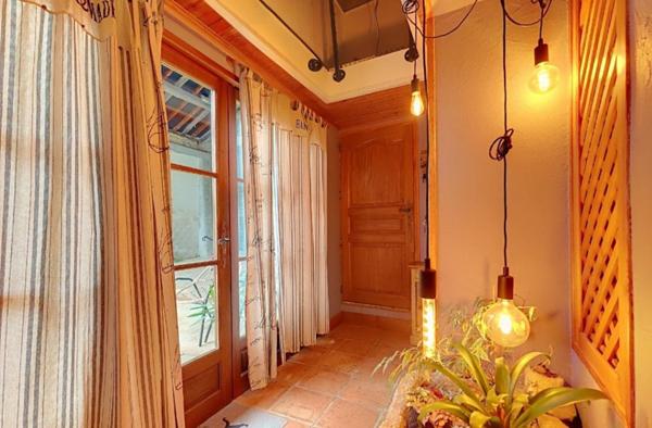 Propriété jurassienne, 245m2 de surface habitable et 4 Ha de terrain attenant