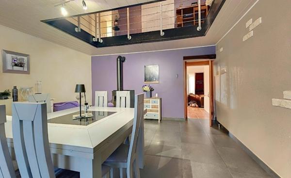 Propriété jurassienne, 245m2 de surface habitable et 4 Ha de terrain attenant