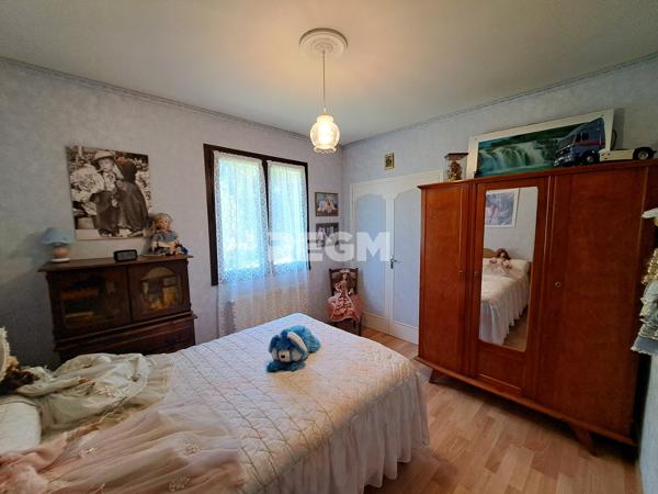 Saint-Pierre-d'Eyraud (24130) Maison 3 chambres Hangar métallique 120m2