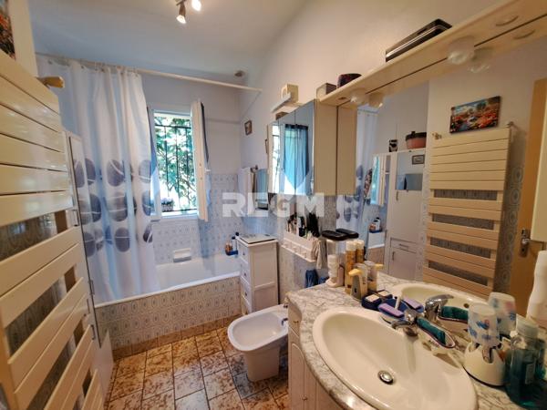 Saint-Pierre-d'Eyraud (24130) Maison 3 chambres Hangar métallique 120m2