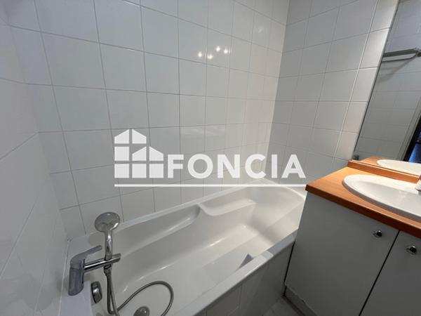 Location Appartement 3 pièces 57.44 m² - 1 SQUARE ELSA TRIOLET Cholet 49300